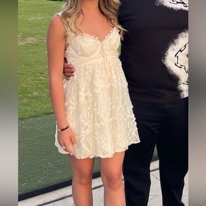 For love & lemons Mini Dress in Ivory. Beautiful mini flowy dress